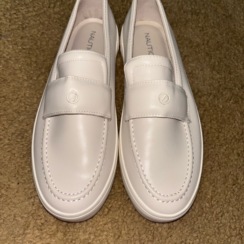 Nautica Cream/Ivory/White Loafers Slip-Ons Classic Design